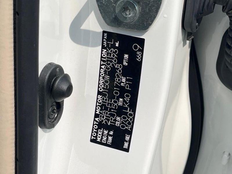 2023 Toyota Land Cruiser Prado 3BA-TRJ150W (UW-6a24e189eb054)[1]