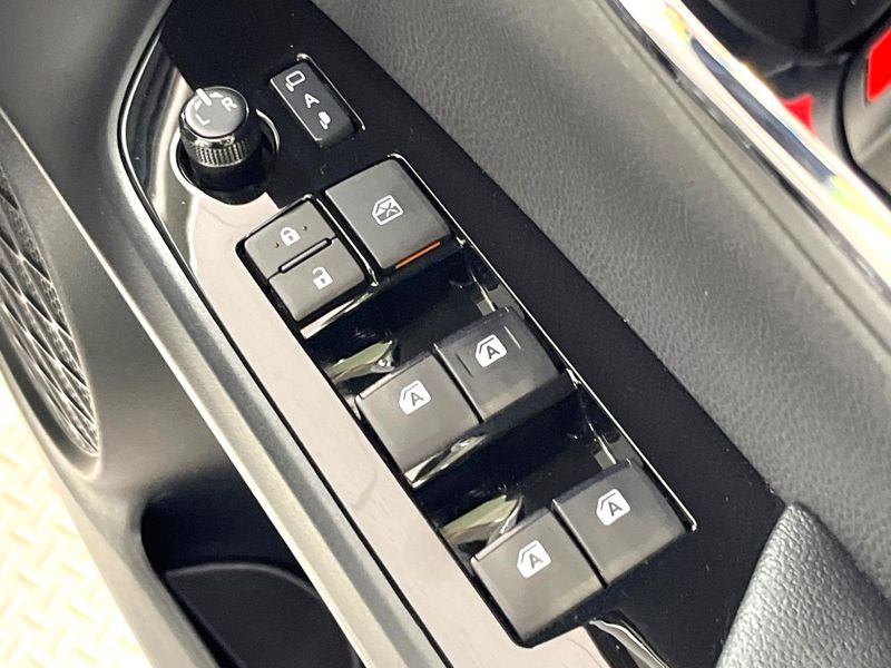 2018 Toyota Prius DAA-ZVW50 (UW-6a24e1c9b8712)[21]