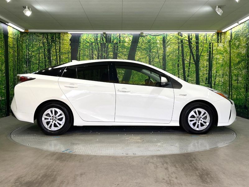2018 Toyota Prius DAA-ZVW50 (UW-6a24e1c9b8712)[15]