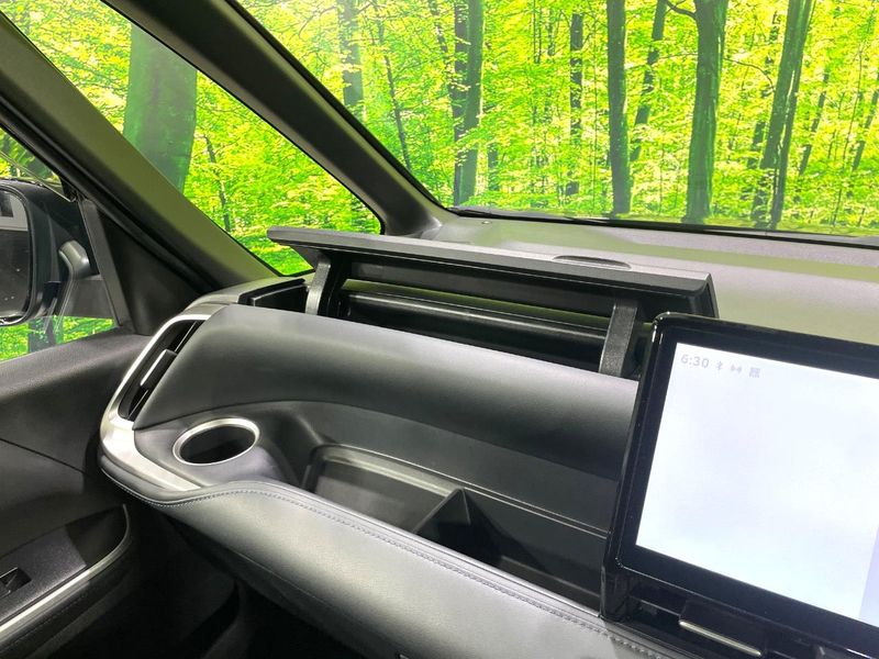 2023 Toyota Voxy 6AA-ZWR90W (UW-6a24e1dbc5cc8)[23]