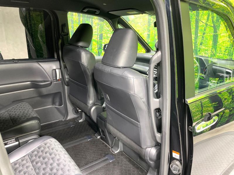 2023 Toyota Voxy 6AA-ZWR90W (UW-6a24e1dbc5cc8)[17]