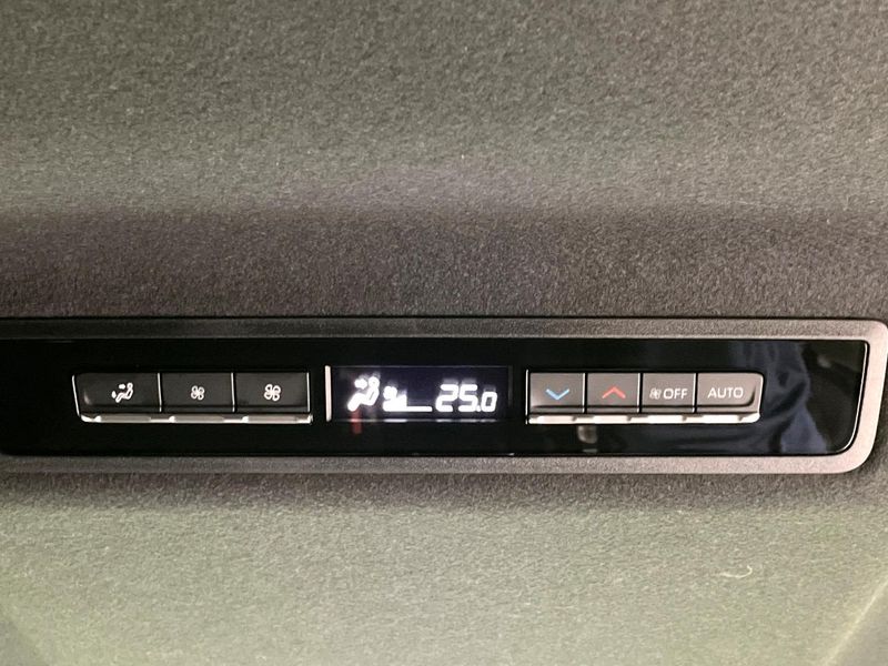 2023 Toyota Voxy 6AA-ZWR90W (UW-6a24e1dbc5cc8)[18]