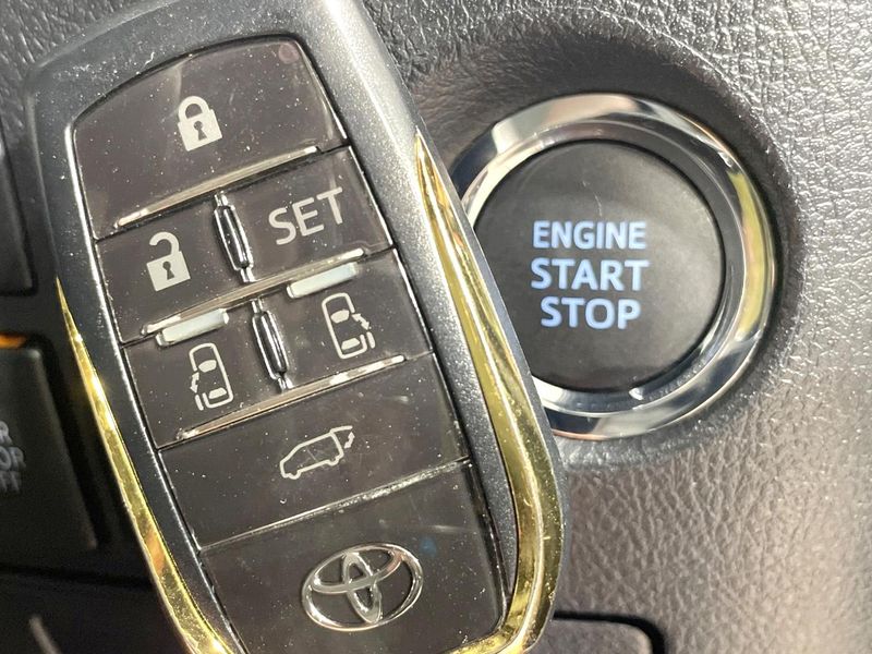 2016 Toyota Alphard DBA-AGH30W (UW-6a26314a57357)[21]