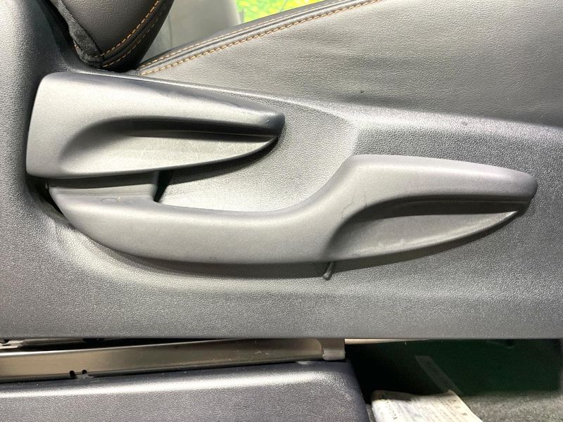 2016 Toyota Alphard DBA-AGH30W (UW-6a26314a57357)[24]
