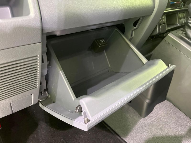 2025 Toyota Land Cruiser 70 3DA-GDJ76W (UW-6a2631b939baa)[23]