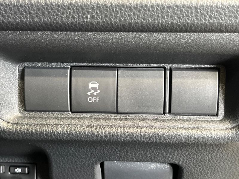 2025 Toyota Sienta 6AA-MXPL10G (UW-6a2632a1765b1)[19]