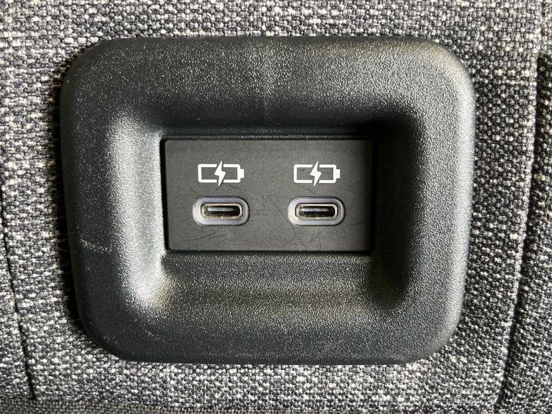2025 Toyota Sienta 6AA-MXPL10G (UW-6a2632a1765b1)[15]