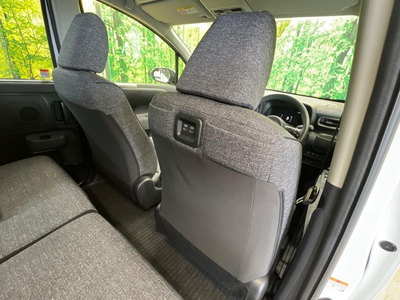 2025 Toyota Sienta 6AA-MXPL10G (UW-6a2632a1765b1)[14]