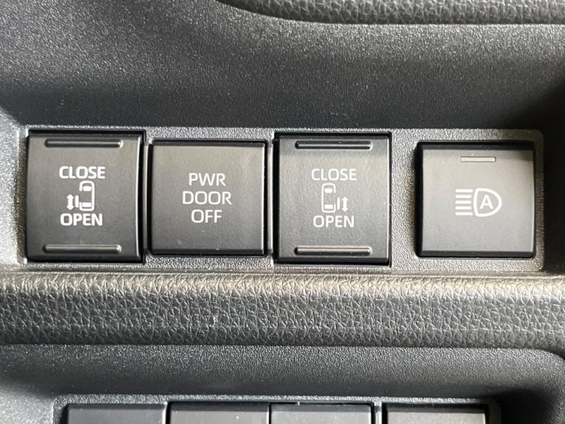 2025 Toyota Sienta 6AA-MXPL10G (UW-6a2632a1765b1)[20]
