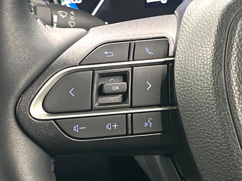 2023 Toyota Voxy 6AA-ZWR90W (UW-6a26332b54c7e)[29]