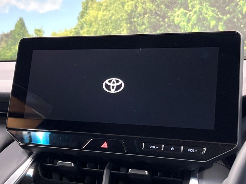 2025 Toyota Harrier Hybrid 6AA-AXUH80 (UW-6a28d4d51e136)[8]