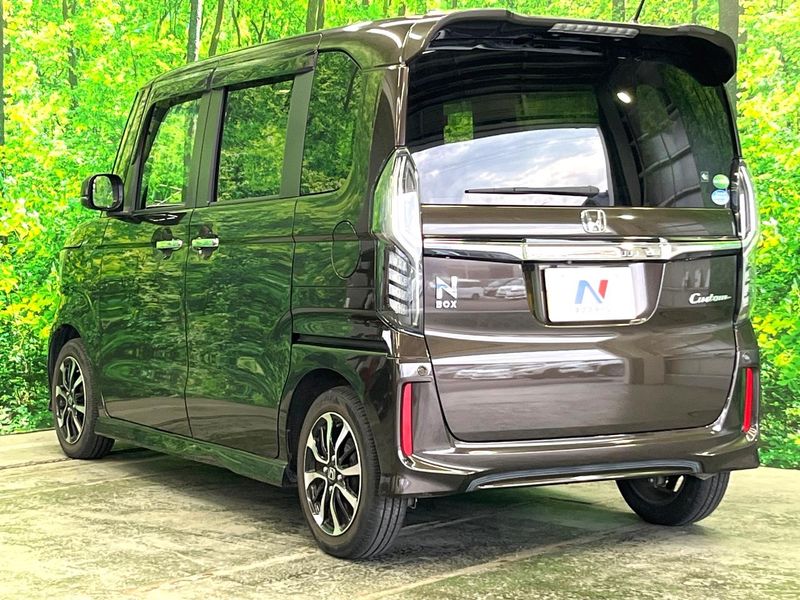 2018 Honda N-BOX CUSTOM DBA-JF3 (UW-6a28d575efa3d)[7]
