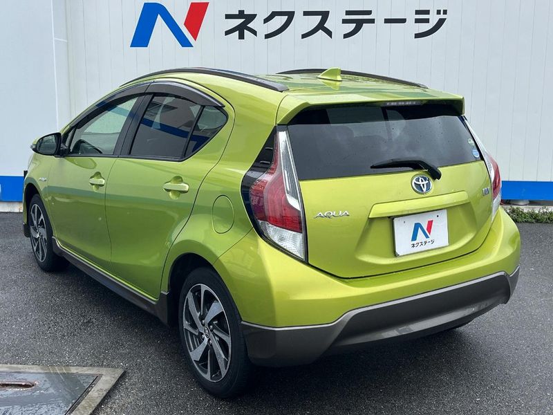 2015 Toyota Aqua DAA-NHP10 (UW-6a28d65c88386)[19]