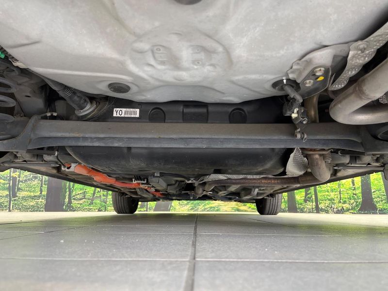 2016 Toyota Aqua DAA-NHP10 (UW-6a28d661508a5)[27]