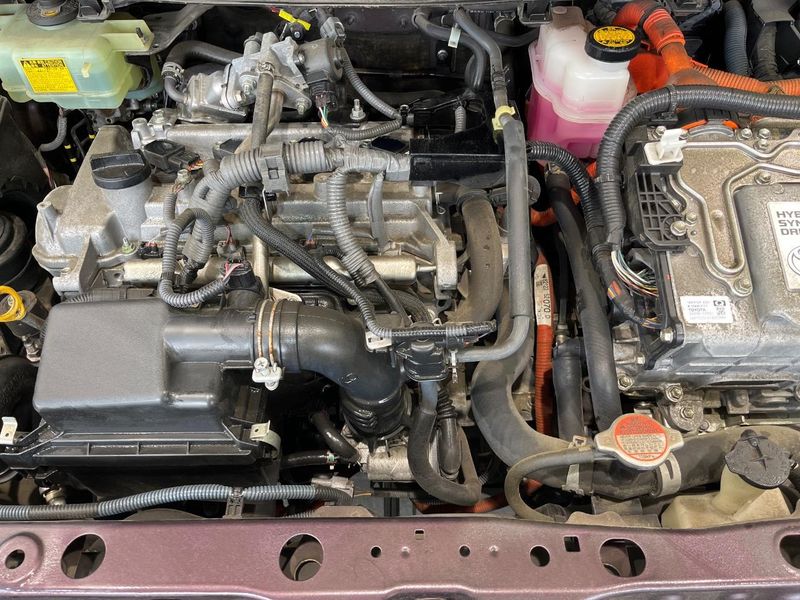 2016 Toyota Aqua DAA-NHP10 (UW-6a28d661508a5)[4]