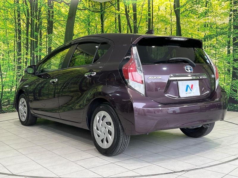 2016 Toyota Aqua DAA-NHP10 (UW-6a28d661508a5)[19]