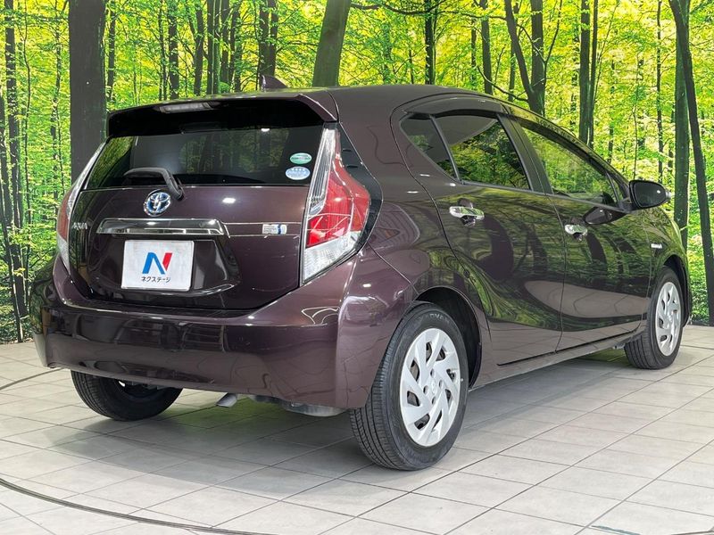 2016 Toyota Aqua DAA-NHP10 (UW-6a28d661508a5)[17]