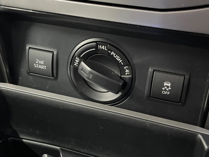 2017 Toyota Land Cruiser Prado CBA-TRJ150W (UW-6a28d69f2553b)[23]