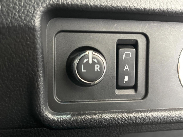 2017 Toyota Land Cruiser Prado CBA-TRJ150W (UW-6a28d69f2553b)[12]
