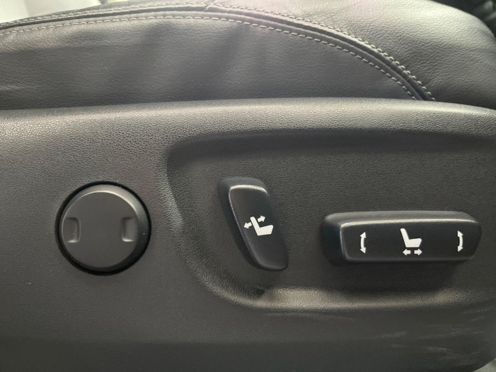 2017 Toyota Land Cruiser Prado CBA-TRJ150W (UW-6a28d69f2553b)[11]