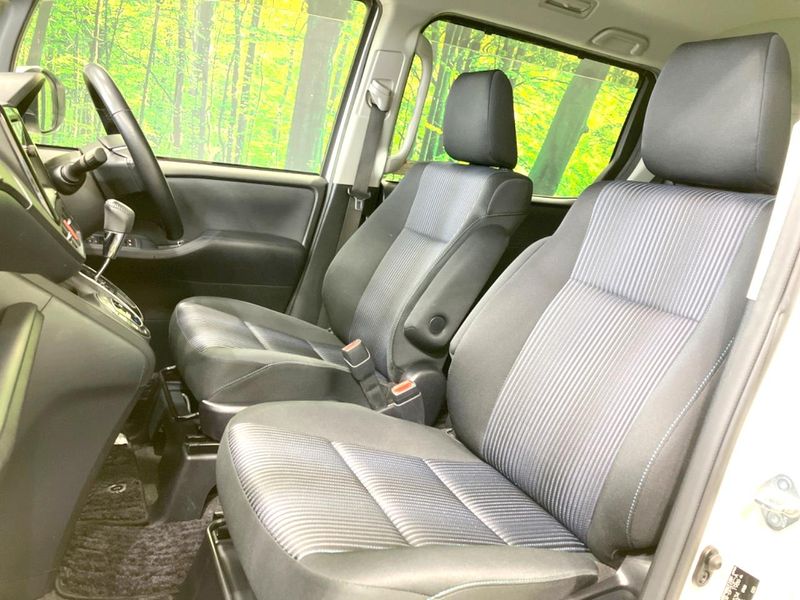 2015 Toyota Voxy DBA-ZRR80W (UW-6a28d6cbc8a5d)[12]