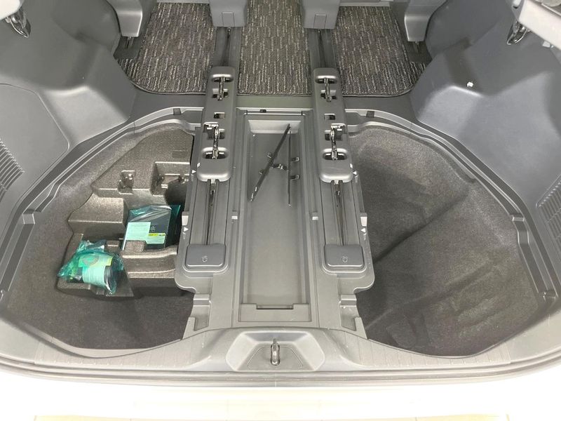 2023 Toyota Alphard 3BA-AGH40W (UW-6a2a25fbac7be)[26]