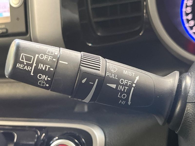 2014 Honda N-BOX CUSTOM DBA-JF1 (UW-6a2a269b49ae2)[24]