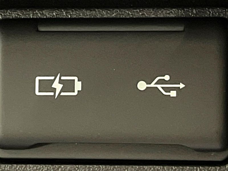 2025 Toyota Sienta 6AA-MXPL10G (UW-6a2a275779255)[19]