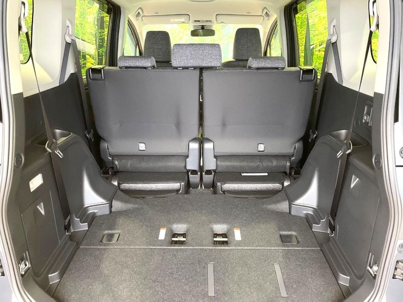 2025 Toyota Sienta 6AA-MXPL10G (UW-6a2a275779255)[28]
