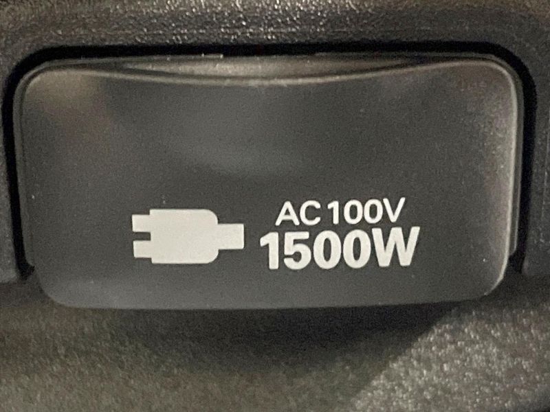 2025 Toyota Sienta 6AA-MXPL10G (UW-6a2a275779255)[25]