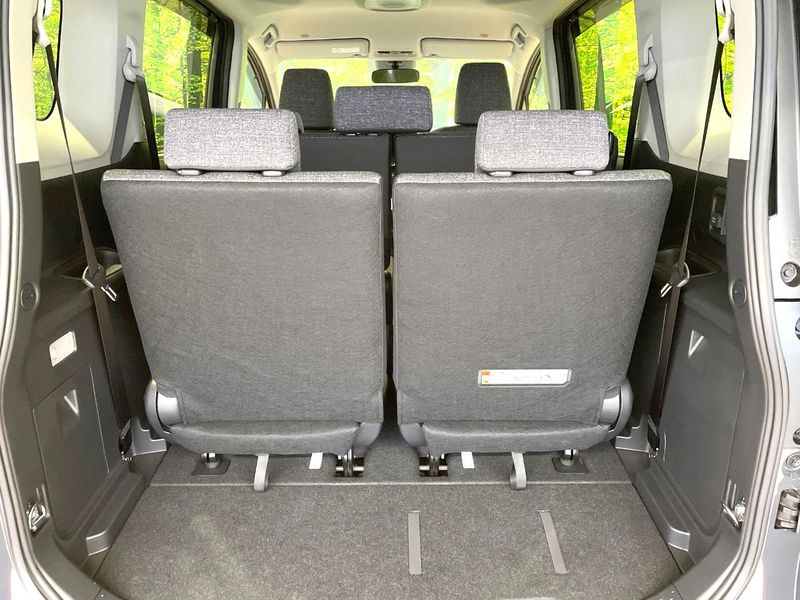 2025 Toyota Sienta 6AA-MXPL10G (UW-6a2a275779255)[29]