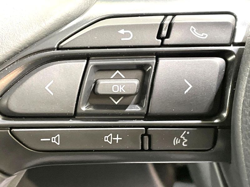 2025 Toyota Sienta 6AA-MXPL10G (UW-6a2a275779255)[15]