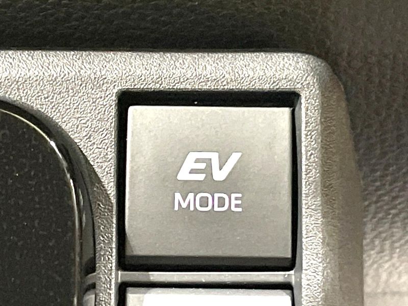 2025 Toyota Sienta 6AA-MXPL10G (UW-6a2a275779255)[17]