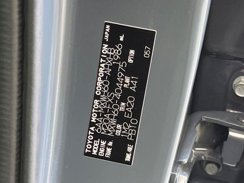 2023 Toyota Prius 6AA-MXWH60 (UW-6a2a276023e9b)[1]
