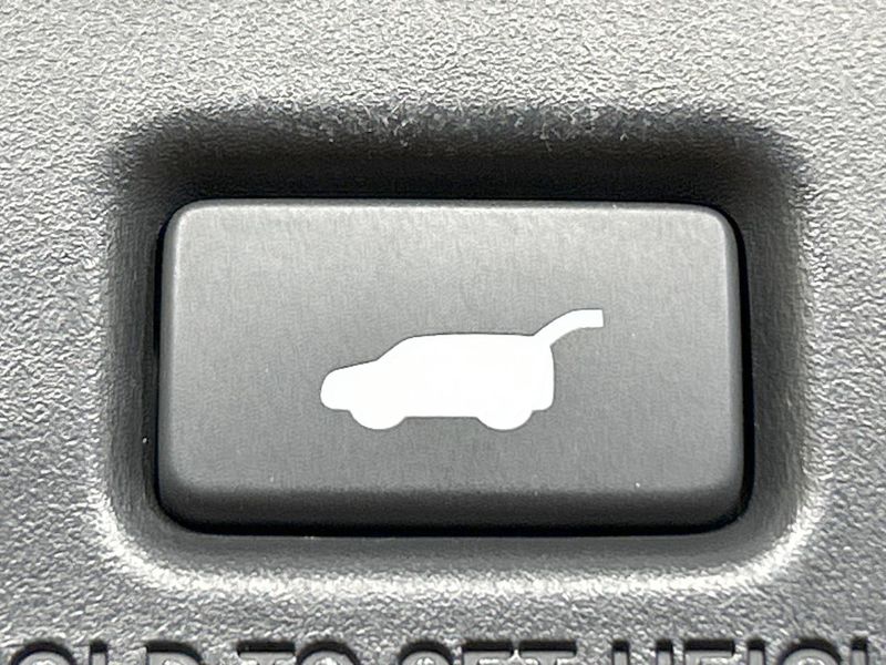 2022 Honda Vezel 6AA-RV5 (UW-6a2a278de5f6a)[24]