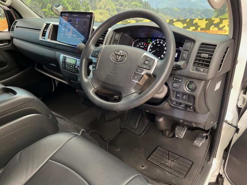 2023 Toyota Hiace Wagon 3BA-TRH219W (UW-6a2a27a4e68c2)[28]