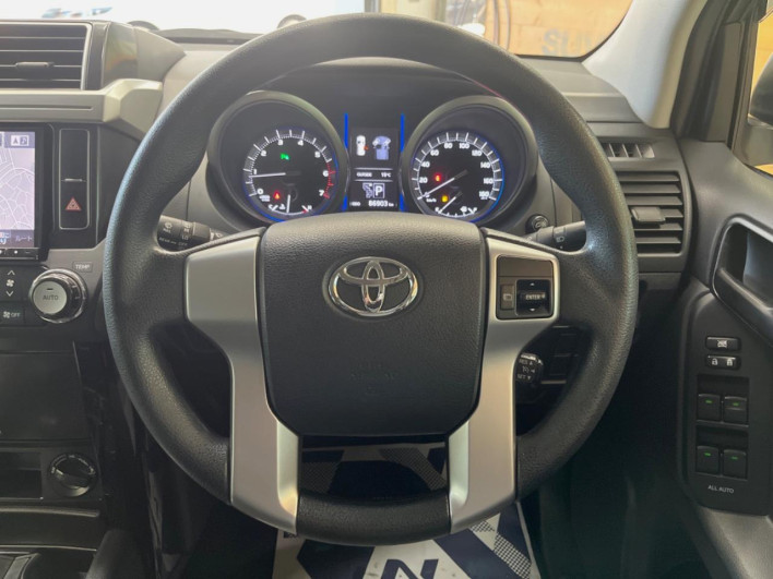 2015 Toyota Land Cruiser Prado CBA-TRJ150W (UW-6a2a27a634aea)[27]