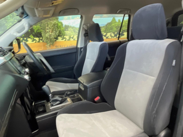 2015 Toyota Land Cruiser Prado CBA-TRJ150W (UW-6a2a27a634aea)[14]