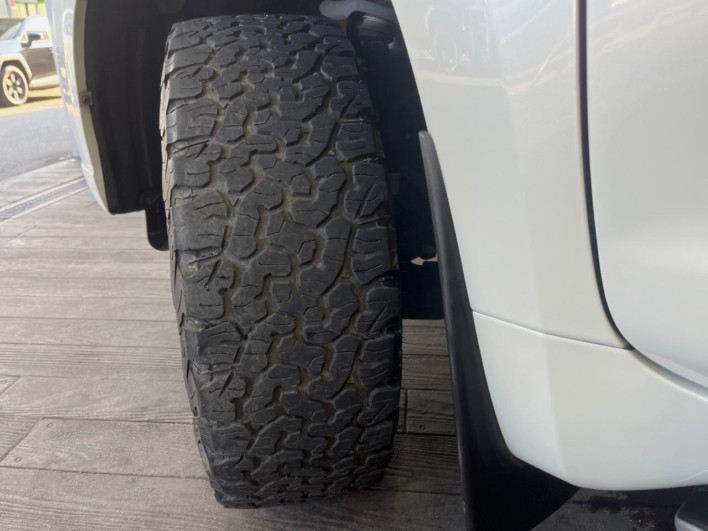 2015 Toyota Land Cruiser Prado CBA-TRJ150W (UW-6a2a27a634aea)[9]