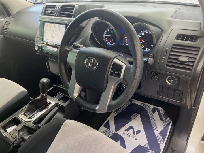 2015 Toyota Land Cruiser Prado CBA-TRJ150W (UW-6a2a27a634aea)[21]