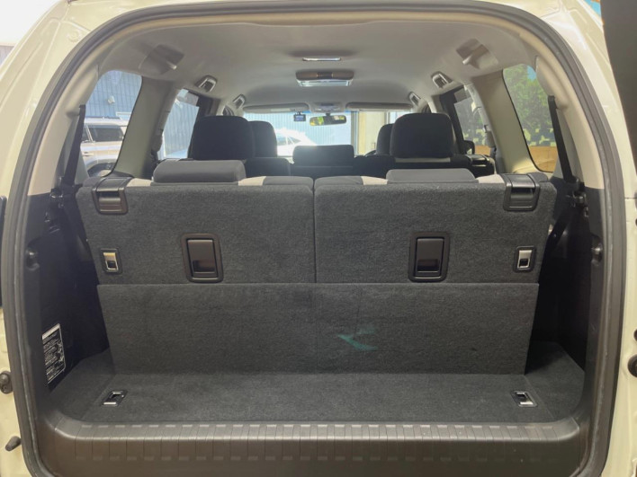 2015 Toyota Land Cruiser Prado CBA-TRJ150W (UW-6a2a27a634aea)[16]