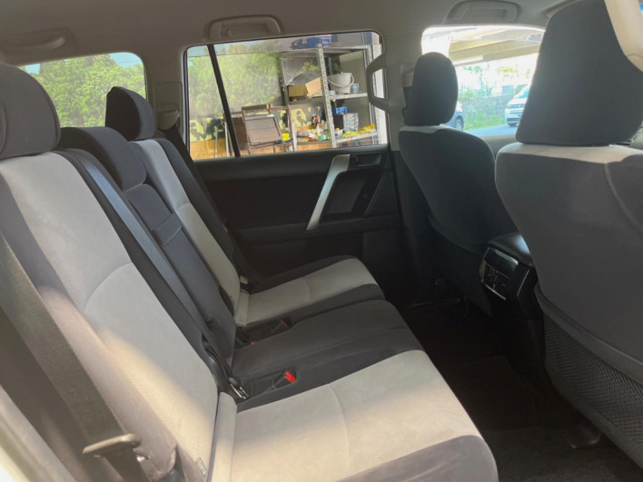 2015 Toyota Land Cruiser Prado CBA-TRJ150W (UW-6a2a27a634aea)[22]