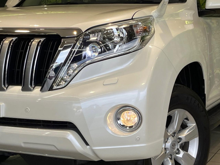 2017 Toyota Land Cruiser Prado CBA-TRJ150W (UW-6a2a27a717483)[10]