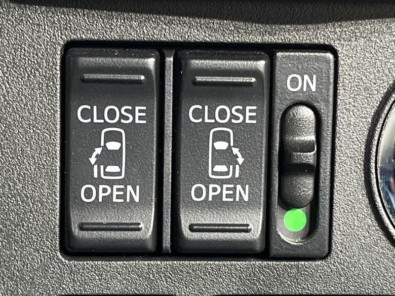 2021 Toyota Pixis Mega 3BA-LA700A (UW-6a2b7895efc9e)[8]