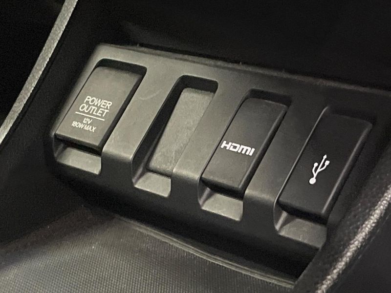 2018 Honda Vezel DAA-RU3 (UW-6a2b793ebb0f5)[23]