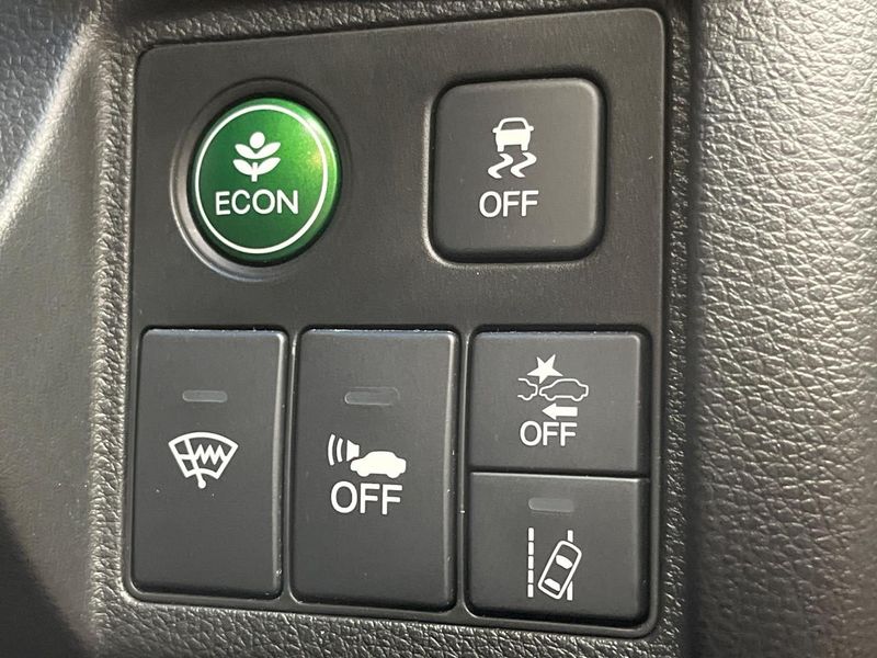 2018 Honda Vezel DAA-RU3 (UW-6a2b793ebb0f5)[21]