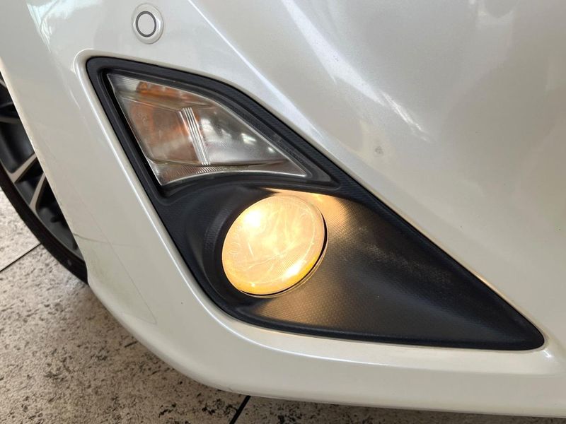 2013 Toyota 86 DBA-ZN6 (UW-6a2b799960318)[25]