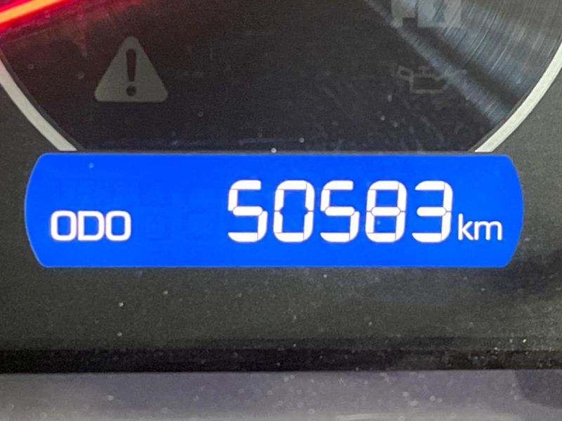 2018 Toyota Voxy DBA-ZRR80W (UW-6a2b79a4170c6)[2]