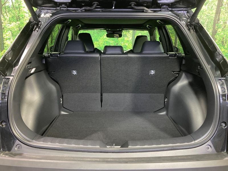 2025 Toyota Corolla Cross 6AA-ZVG13 (UW-6a2b79adca09c)[12]