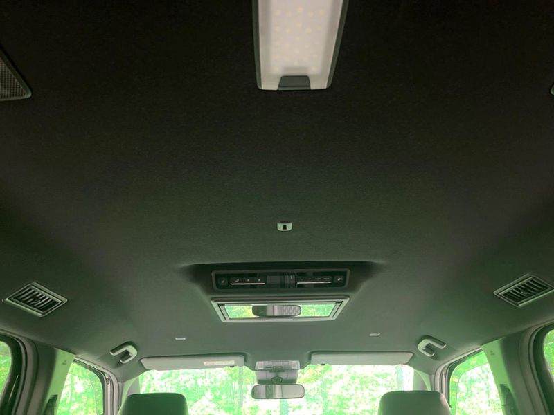 2023 Toyota Noah 6AA-ZWR90W (UW-6a2b79cf02c25)[16]